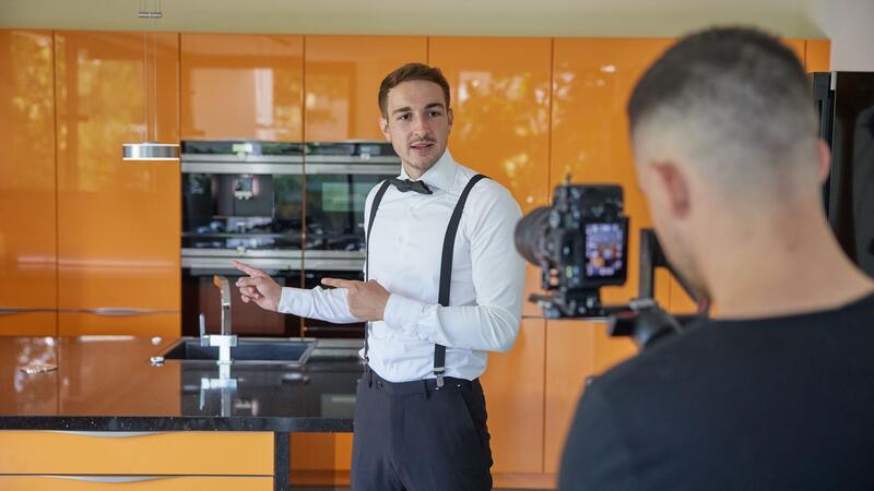 Blick durchs Schlüsselloch: Influencer öffnen fremde Türen Nach seinem Start Anfang 2023 hat „Mr. Unreal Estate“ auf Instagram inzwischen 240.000 Follower.