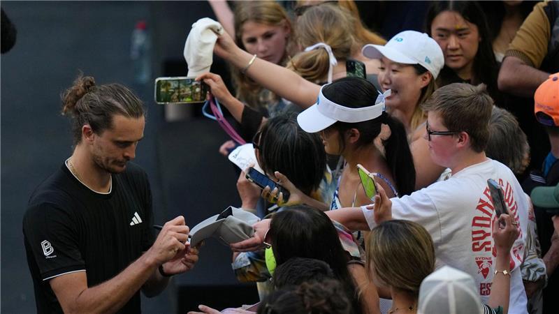 Nach seinem Viertelfinaleinzug nahm sich Alexander Zverev noch Zeit für die Fans.