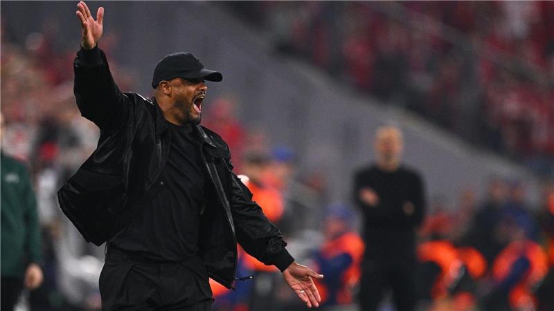 Nach seiner Gelb-Sperre im Hinspiel kehrte Bayern-Coach Vincent Kompany an die Seitenlinie zurück.