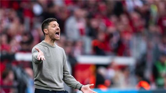 Nach seiner vierten Gelben Karte ist Xabi Alonso in Frankfurt gesperrt.