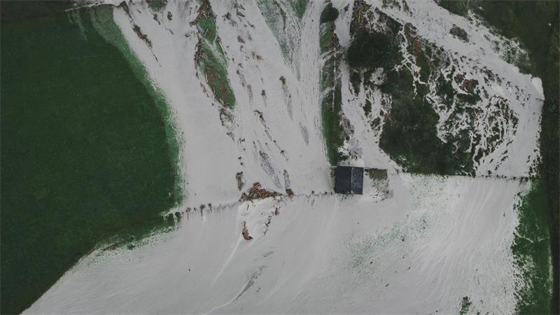 Nach starken Regenfällen ist der Tobersbach in Österreich über die Ufer getreten und hat Überschwemmungen verursacht. 