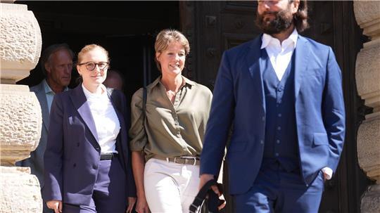 Nach stundenlanger Befragung verlässt Christina Block das Gerichtsgebäude.
