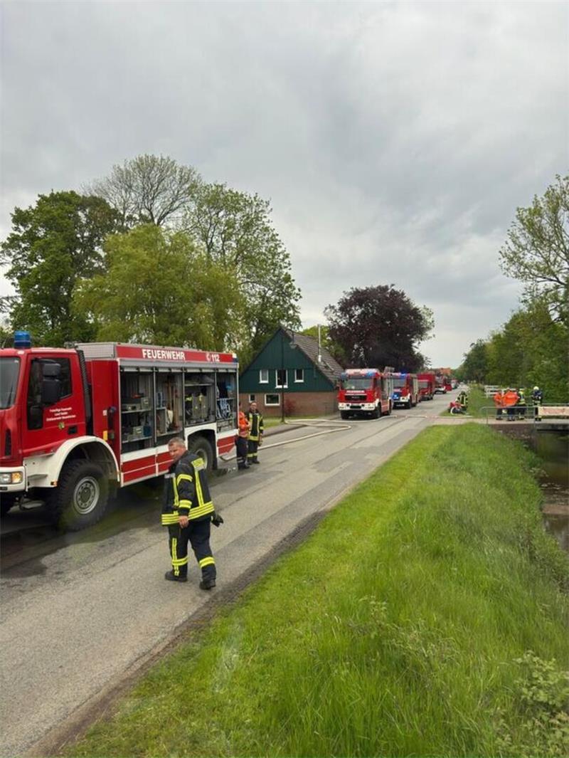 Nach über fünf Stunden ist der Einsatz gegen 19 Uhr für die Feuerwehr beendet.