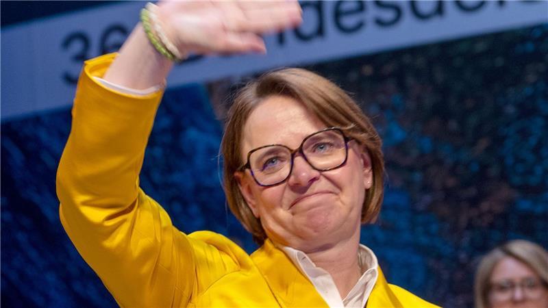 Gesundheitsministerin Warken neue Chefin der Frauen-Union Nach zehn Jahren an der Spitze der Frauen Union der CDU tritt Annette Widmann-Mauz nicht wieder an.