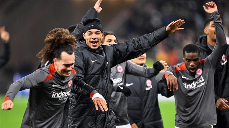 Nach zuletzt drei Unentschieden möchte Eintracht Frankfurt gegen Holstein Kiel endlich wieder einen Sieg bejubeln.