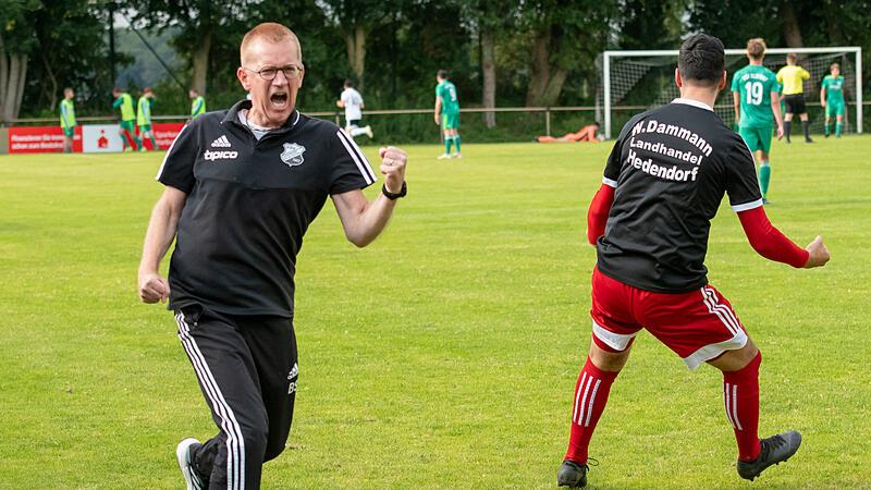 Tabellenführer VSV Hedendorf/Neukloster schießt sich warm für das Topspiel Nach zwei Niederlagen in Folge ist die Erleichterung bei VSV-Trainer Björn Stobbe groß. Nun steht das Spitzenspiel bei RW Cuxhaven an.