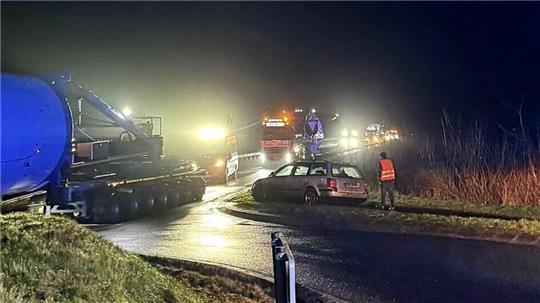 Zeugen vermuteten auf der B71 einen Verkehrsunfall (Symbolbild).