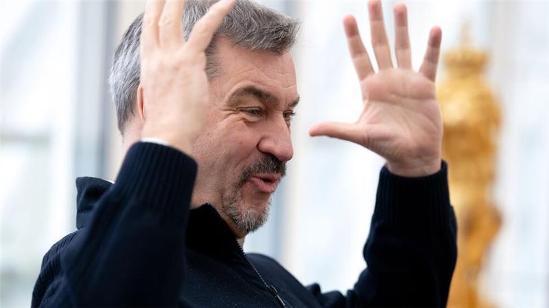 Söder deutet Klageverzicht bei Länderfinanzausgleich an Nachdem der Freistaat im Sommer in Karlsruhe Verfassungsklage gegen den Finanzausgleich der Länder eingereicht hat, nennt er nun Bedingungen für eine außergerichtliche Einigung.