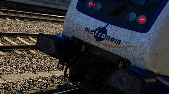 Nachdem ein Zug entgleist ist, kommt es zwischen Hannover und Göttingen zu einer Sperrung. (Symbolbild)