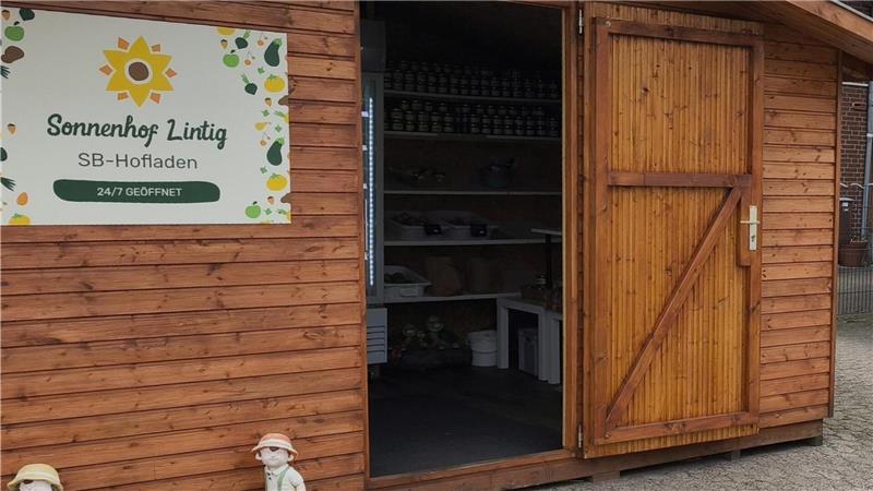 Nachdem zwei Täter Waren im Wert von 400 Euro gestohlen haben, bleibt die Tür des Hofladens „Sonnenhof Lintig“ künftig nicht mehr rund um die Uhr geöffnet.