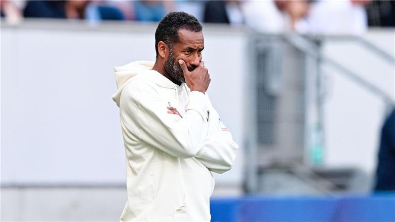 Nachdenkliche frühem Platzverweise für Werder: Trainer Daniel Thioune.   