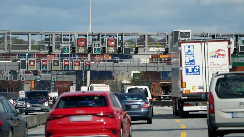 Pendler aus dem Kreis Stade haben mit die weitesten Arbeitswege Nadelöhr Elbtunnel: Wenn es sich am Morgen nicht staut, dann meist auf der Rückfahrt von Hamburg am Nachmittag.