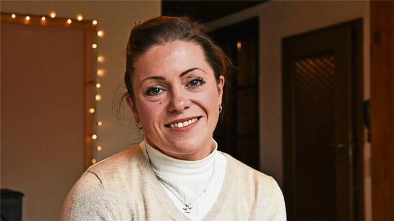 Ehemann und Sohn sind tot: So bewältigt Nadja Schriefer ihre Trauer Nadja Schriefer musste in ihrem Leben viel Schmerz aushalten. Mit ihren Erfahrungen hilft sie anderen Menschen, mit ihrem Verlust umzugehen.