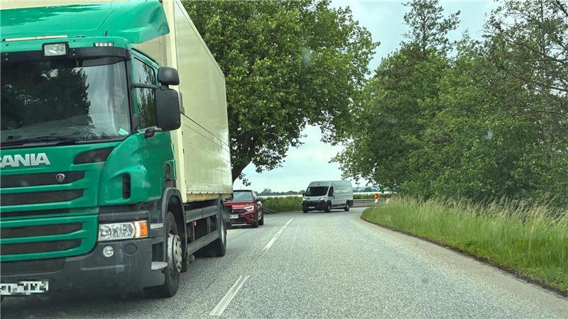 Pendler: Arbeiten in Cranz enden, doch nächste Sperrung steht bevor Nächste Vollsperrung: Die Straße Nincoper Deich wird ab Mitte Juni saniert.