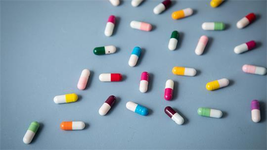 Nährstoff-Booster oder unnötiges Risiko? Die größte Gefahr bei der Einnahme von Nahrungsergänzungsmitteln ist die unkontrollierte Dosierung.