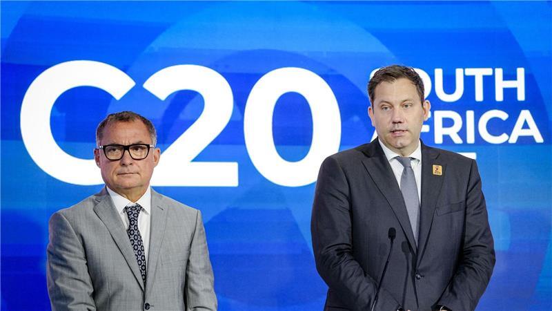 Bundesbank: US-Zölle könnten weitere Rezession bringen Nagel und Klingbeil beim Treffen der G20 in Südafrika.