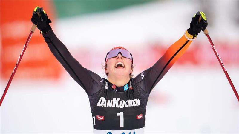 Doppelter Seefeld-Triumph: Siege für Armbruster und Geiger Nathalie Armbruster jubelt.