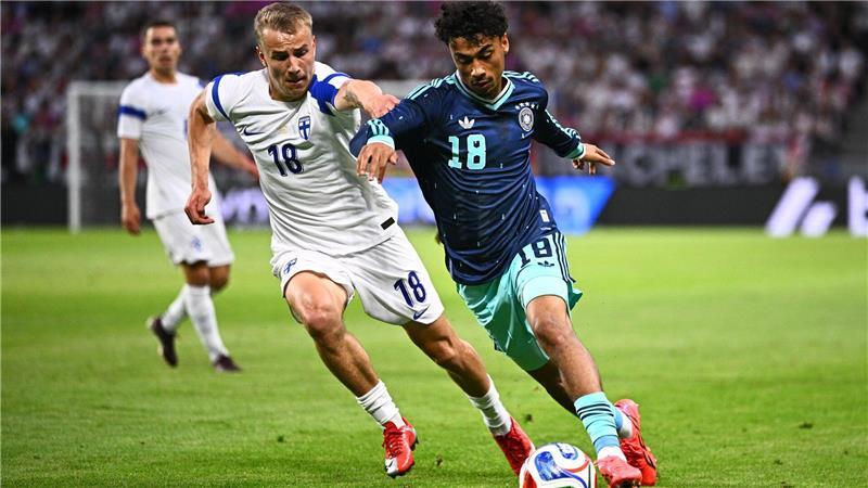 Das sind die WM-Erkenntnisse und Gewinner gegen Finnland Nathaniel Brown (r.) zeigte gegen Finnland eine gute Leistung.