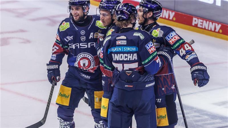 Berlin gewinnt drittes DEL-Finale gegen Köln mit 7:0 Nationalspieler Leonhard Pföderl (2. v.l.) gelang beim Sieg der Eisbären Berlin im dritten DEL-Finale gegen die Kölner Haie ein Hattrick.