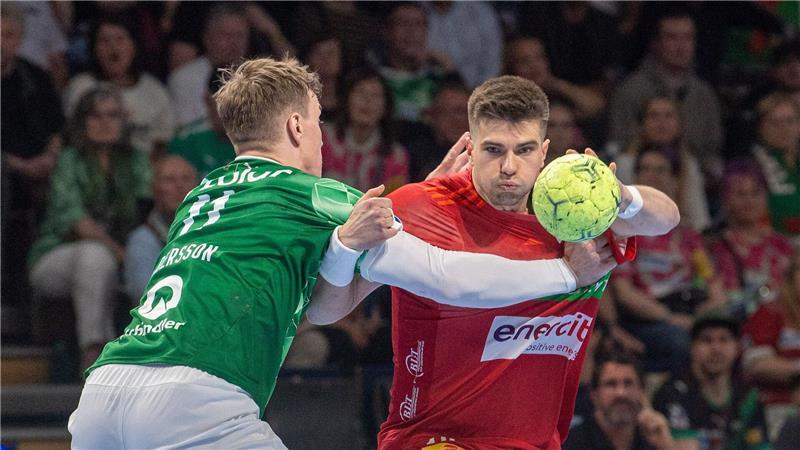 Titel rückt näher: Berlin gewinnt Topspiel gegen Hannover Nationalspieler Renars Uscins war wieder einmal Hannovers auffälligster Spieler.