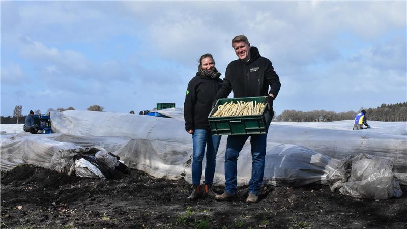 Natur und Wetter stimmen Judith und Christoph Werner positiv: Die bisherigen äußeren Bedingungen sind Vorboten einer positiven Spargelsaison 2026.