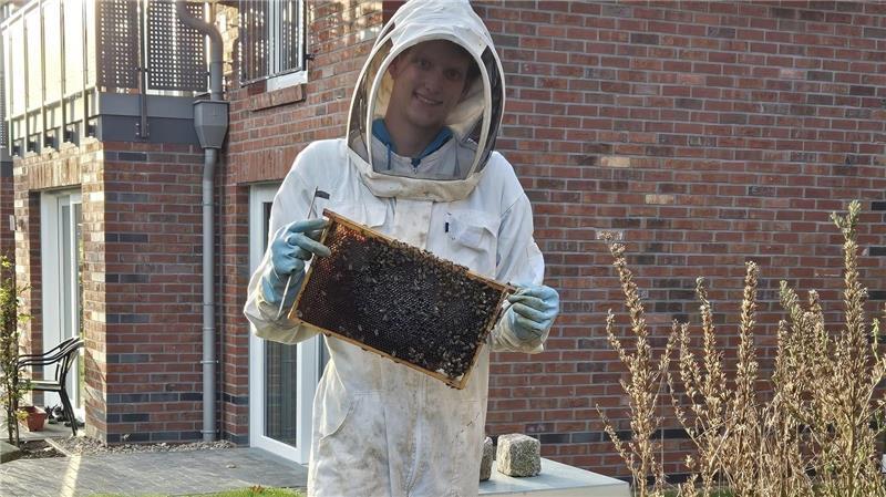 Naturverbunden: Finn Reinkemeier ist Hobby-Imker mit eigenem Bienenvolk.