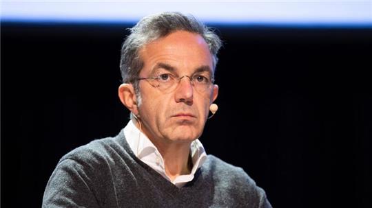 Navid Kermani erhält den mit 25.000 Euro dotierten Thomas-Mann-Preis 2024. In diesem Jahr wird der Preis am 27. September zum Auftakt der Thomas-Mann-Tagung in Lübeck überreicht. (Archivfoto) 