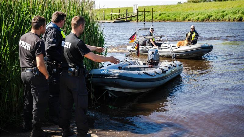 Ein Jahr nach Arian-Suche: „Welle der Hilfsbereitschaft wirkt nach“ Neben Suchhunden waren Drohnen, Boote, ein Hubschrauber und ein Tornado-Flugzeug im Einsatz.