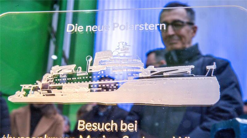 Vertrag für Bau der „Polarstern II“ in Wismar unterzeichnet Neben dem Marine-Schiffbau wird auch der Bau des Forschungsschiffes Polarstern II für Arbeit auf der Werft in Wismar sorgen.