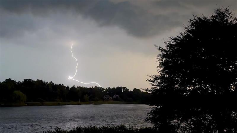 Nach Rekordhitze und Unwetter fallende Temperaturen erwartet Neben der Hitze prägten auch Unwetter das Wochenende im Norden.