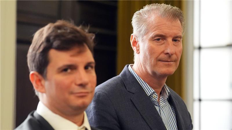 Nebenklagevertreter Philip von der Meden (l.) hatte eine ganze Reihe Fragen vorbereitet.