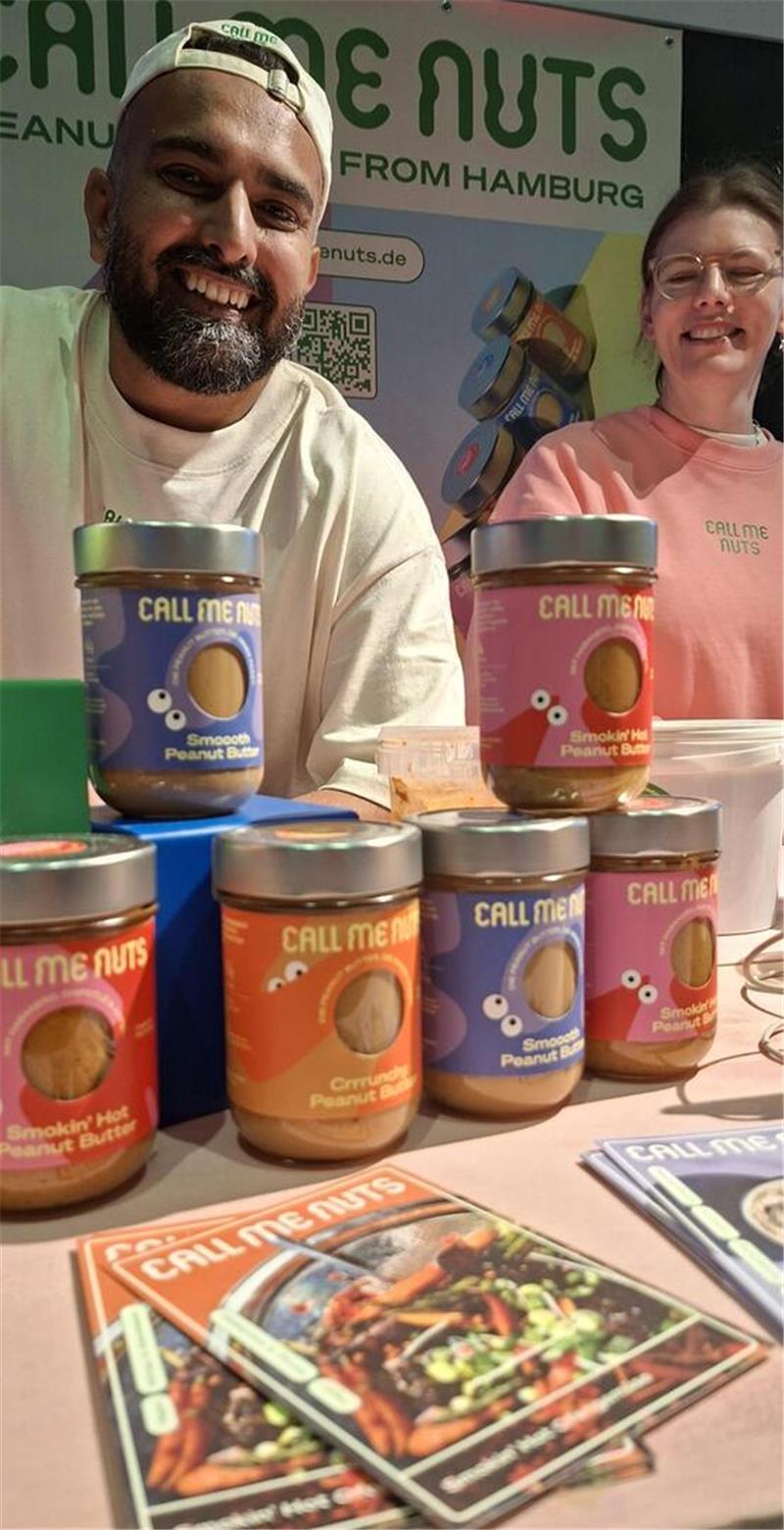 Internorga 2026 in Hamburg: Das sind die Food-Trends in diesem Jahr Neff und Jana aus Hamburg bringen zucker- und palmölfreie und mit herzhaften Kräutern und Chili abgeschmeckte Erdnussbutter auf den Markt. Foto: Monika Hahn