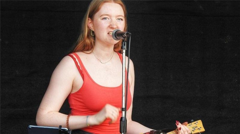 Nele von der Band Elly and the Restless