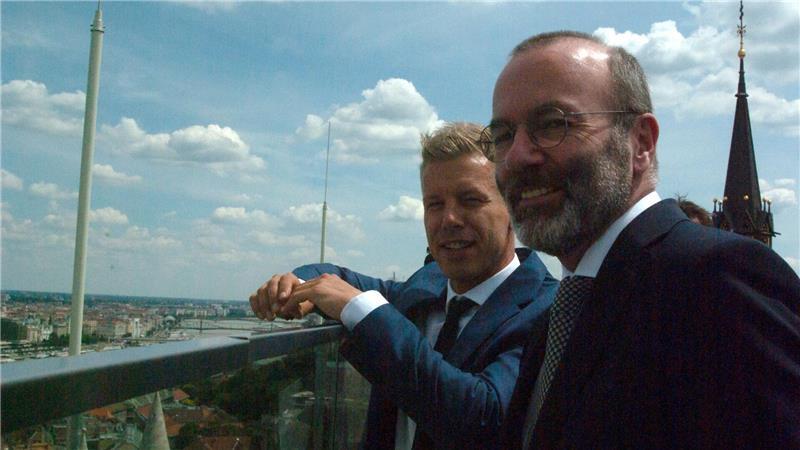 Nennt Wahlerfolg Magyars einen klaren Sieg für die Demokratie in Ungarn und für Europa: EVP-Chef Manfred Weber. (Archivbild)