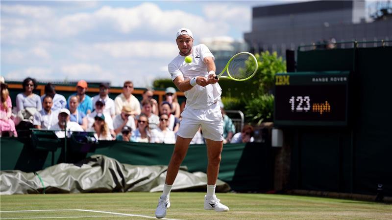 „Alcaraz - geil“: Struff vor Traumspiel in Wimbledon Nervenstark in Satz vier: Jan-Lennard Struff