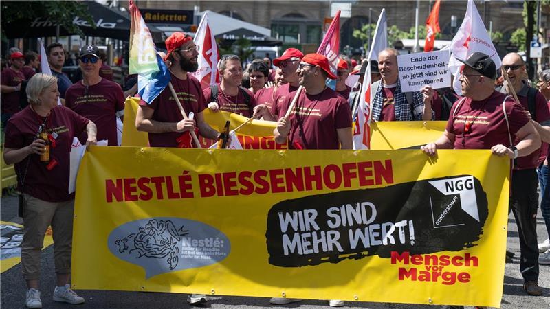 Protest gegen Nestlé-Schrumpfkurs Nestlé-Beschäftigte kämpfen um ihre Jobs.