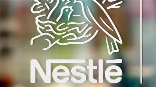 Nestlé: „Überall dort, wo wir tätig sind, entspricht unser Portfolio den lokalen Vorschriften oder internationalen Standards“.