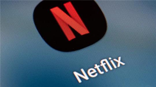Netflix geht seit dem Sommer unter anderem auch in Deutschland dagegen vor, dass Nutzer einen Account über einen Haushalt hinaus teilen.