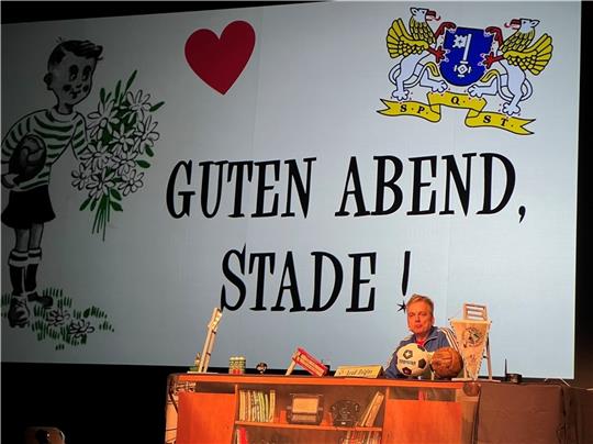 Nette Begrüßung: Arnd Zeigler im Stadeum. Foto Strüning