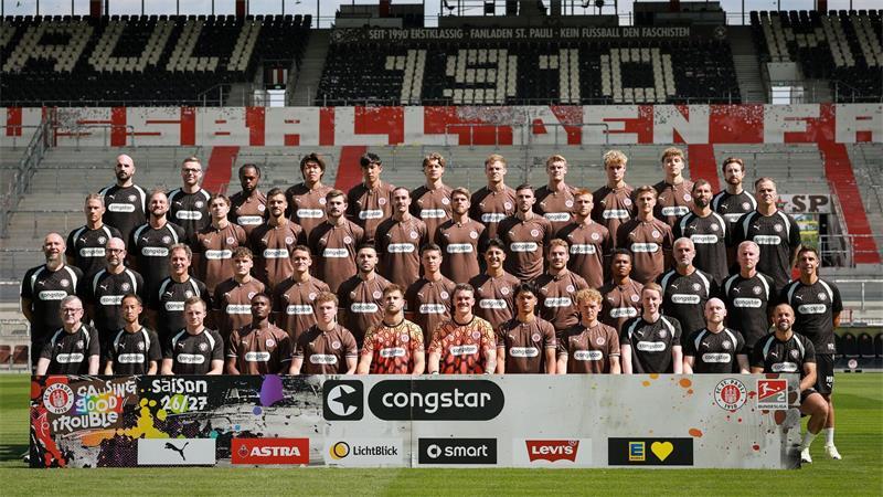 Alles anders bei St. Pauli: Club vor Neuanfang nach Abstieg Neuanfang in Liga 2: Die Mannschaft des FC St. Pauli. (Archivbild)