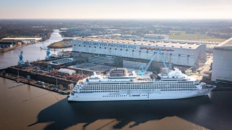 Neue Garantien des Bundes sollen den Großauftrag für die Papenburger Meyer Werft absichern. (Archivbild)