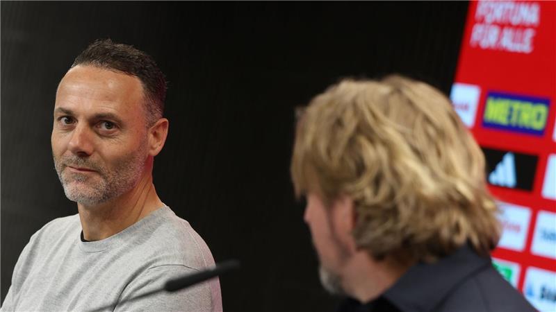 Neuer Trainer Alexander Ende (l) soll für Fortuna Düsseldorf mehr als eine kurzfristige Lösung sein. 