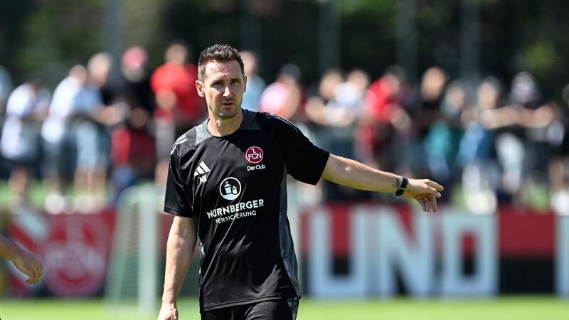 Klose legt mit Fan-Applaus und Neuzugang in Nürnberg los Neuer Trainer beim 1. FC Nürnberg: Miroslav Klose.