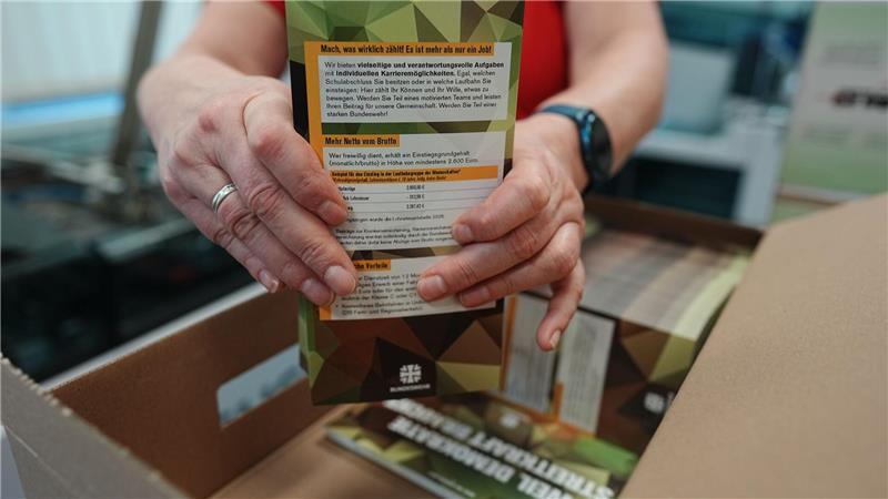 Neuer Wehrdienst - Erste Fragebögen werden verschickt