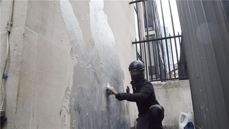Bilder des Tages Neues Banksy-Werk an Londoner Gerichtsgebäude bald weg