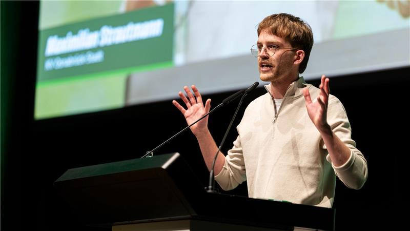 Grüne trotzen dem „Bashing“ – und wollen Wirtschaft stärken Neues Gesicht bei den Grünen: Maximilian Strautmann führt die Partei in Niedersachsen seit März. (Archivbild)