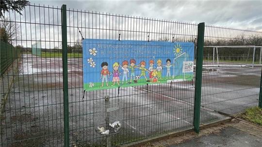 Neues Wohngebiet: Der Sportplatz an der Blütenstraße in Guderhandviertel soll verkauft und bebaut werden.