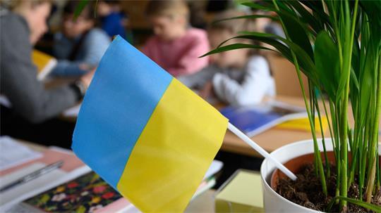 Neun Hamburger Schulen bieten derzeit fast 20 Ukrainisch-Kurse an. (Symbolbild)