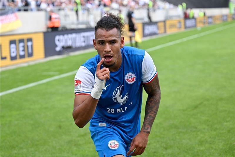 Abgang, Zugang, Rote Karte: Viel Bewegung in St. Paulis Abwehr Neuzugang Juan José Perea schoss Rostock zum Sieg.