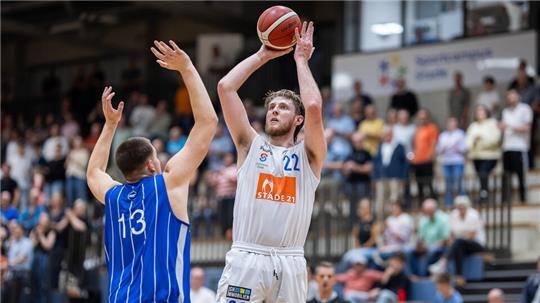 Neuzugang Ryker Wuttke bei seinem ersten Spiel für den VfL Stade.